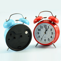 Mini horloge ronde à cadran de dessin animé promotionnel avec réveil en métal à quartz pour enfants décor à la maison pour salon