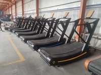 Gimnasio comercial Fitness Corredor de aire plegable Sin energía Pantalla LED no motorizada Tipo de conducción mecánica Cinta de correr curvada