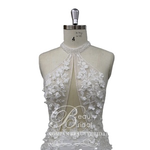 Abito <span class=keywords><strong>da</strong></span> <span class=keywords><strong>Sposa</strong></span> a Sirena <span class=keywords><strong>in</strong></span> Crepe con Ricami di Lusso, Collo Tondo e Apertura sulla Schiena - Product Image 2