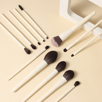 Ensemble de 13 pinceaux de maquillage vegan personnalisés avec logo de marque privée, manche en bois mat, étui en PU beige, pour cadeau d'entreprise