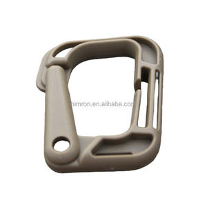 Porte-clés carré en plastique 4 couleurs avec mousqueton de fixation pour outils d'extérieur et alpinisme - Product Image 1