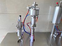 Machine de remplissage d'aérosol de petites canettes métalliques de démarrage pour bidon de gaz de remplissage de butane
