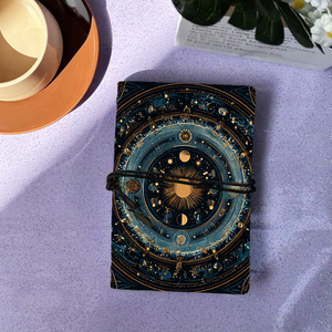 Carnet compact A6 fait à la main utile pour les joueurs de football universitaire idéal pour les exercices de formation et les statistiques de jeu avec les étoiles Sun Moon - Product Image 1