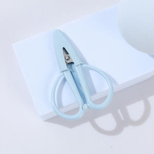 مقص صغير مخصص لعمل الإبرة مقص صغير مع غطاء مقص محمول مقص سوبر خياطة مقصات وردية وزرقاء - Product Image 1