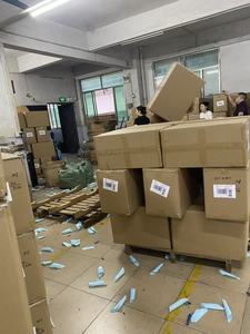 Jeans Cargo da Donna a Vita Alta con Tasche Multiple, Gamba Larga, Denim Sbiadito e Lavato, 100% Cotone - Product Image 6