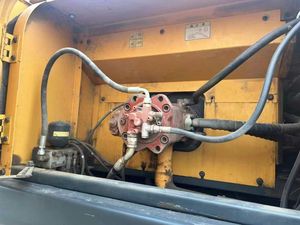 China Supplies Hyundai305LC-9T Used 30 Ton Hydraulic Crawler Large Excavator for Sale - Product Image 6