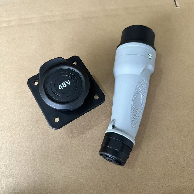 EV Charger YEEDA Y-60 Battery Power Charger Plug 48V Plug with Socket