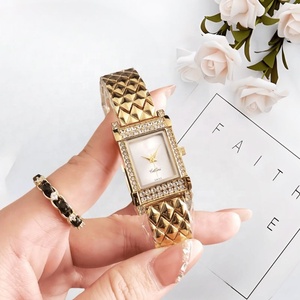 Reloj de Diseñador de Marca con Logotipo Personalizado, Reloj Cuadrado de Lujo para Mujer con Incrustaciones de Diamantes, Correa Acolchada Dorada, Esfera Verde, Relojes de Moda - Product Image 5