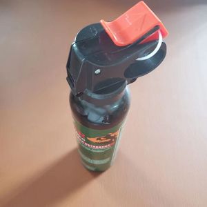 Spray de Defensa Personal en Llavero de 110ml, Color Verde, Marca Bear, Venta al Por Mayor, para Mujeres, Blanco y Amarillo - Product Image 2