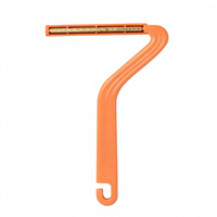 Éliminateur de poils de chien et de chat, lame en acier inoxydable double face, grattoir à tapis durable et portable, brosse pour canapé, couverture, vêtements, voiture