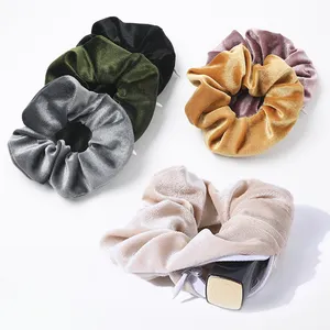 QiYue vendita calda 40 colori grandi tasche in velluto Scrunchies elegante alla moda con cerniera accessori per capelli coda di cavallo leggero