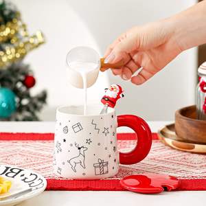 Tasses en céramique créatives de Noël, tasses à eau Père Noël, tasses avec cuillère intégrée - Product Image 4