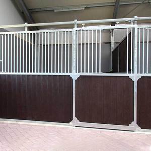 Stalle de cheval autoportante Panneau avant stable Boîte en acier de bambou fabriquée avec Extrieur <span class=keywords><strong>Chevaux</strong></span> pour les fermes État neuf pour cheval - Product Image 3