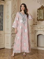 Robe longue musulmane de luxe multicolore avec broderie florale argentée, col en V et manches longues, tenue modeste, Dubaï 2026