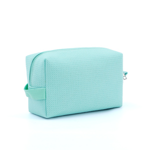 Tas Kosmetik Travel Mewah Trendy Kapasitas Besar dengan Ritsleting, Bordir Logo Kustom, Warna Putih Polos, Model Waffle - Product Image 2
