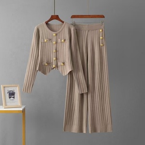 Conjunto de Suéter de Lana Corto y Ajustado de Nuevo Estilo Otoño/Invierno 2025 para Mujer - Conjunto de Dos Piezas de Top de Punto y Pantalones a la Moda - Product Image 3