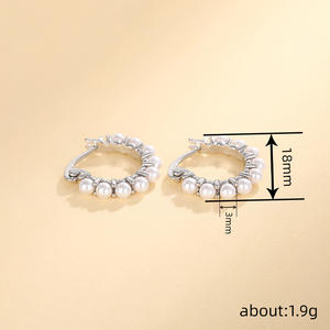 Orecchini a Cerchio in Oro Bianco con Perle Finte AAA Rotonde, Argento 925 Placcato Rodio, Gioielli Classici da Donna per Uso Quotidiano - Product Image 5