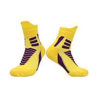 Chaussettes Elite personnalisées Chaussettes de basket-ball de couleur tendance Chaussettes de sport professionnelles respirantes et absorbant la sueur en éponge épaississante