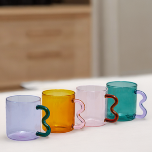 <span class=keywords><strong>CHAPLIN</strong></span> Tasse à café en verre borosilicate soufflé à la main de 300 ml, style classique, pour les fêtes, avec poignées de différentes couleurs, passe au lave-vaisselle - Product Image 1
