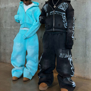 Conjunto de Sudadera con Capucha y Pantalones Deportivos Personalizados con Estampado Vintage Lavado al Ácido - Product Image 1