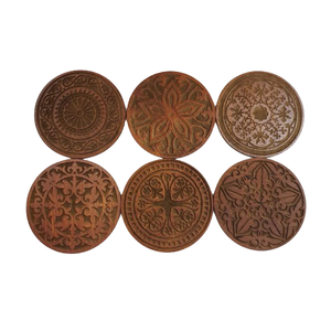 Exportadores al por mayor Posavasos de té de madera Posavasos de madera con diseño grabado de nogal Posavasos decorativos para el té de la noche en casa - Product Image 2