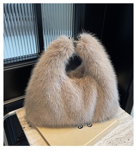 Sacs fourre-tout pour femmes, mode automne-hiver, sac en peluche doux, nouveau style 2025, tendance, sac bandoulière multifonctionnel - Product Image 2