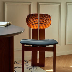 Silla de comedor tapizada de diseño nórdico de madera maciza vintage para comedor - Product Image 1