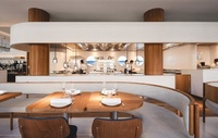Comptoir de vitrine de restaurant haut de gamme personnalisé pour présentation gastronomique