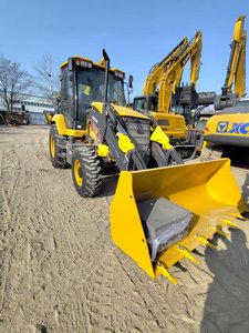 מחפרון XCM-g XC870K בעל כושר הרמה של 7 טון |   מנוע/מנוע/גיר בעל ביצועים גבוהים עם הנעה 4x4 כלול |   מצב מצוין במחיר נוח - Product Image 5