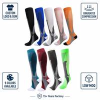 Chaussettes de sport à compression haute avec logo personnalisé, vente en gros OEM, pression graduée, ergonomiques, pour l'entraînement et la course, pour hommes et femmes
