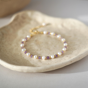 Braccialetto con Perle Barocche <span class=keywords><strong>e</strong></span> <span class=keywords><strong>Ametista</strong></span>, Regalo per la Mamma, Delicato <span class=keywords><strong>Bracciale</strong></span> Impilabile in Acciaio Inossidabile Placcato <span class=keywords><strong>Oro</strong></span> 18K per Donne - Product Image 2