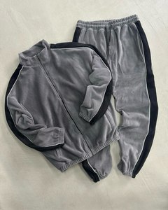 Produttore di Tute in Velluto Personalizzate, Abbigliamento Invernale da Uomo, Set Sportivo con Zip - Product Image 4