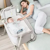 Nachtkastje Multifunctionele Pasgeboren Baby Bed Draagbare Swingende Baby Wieg Vouwen Veiligheid Met Hek Luxe Babybedje