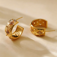 Boucles d'oreilles créoles texturées faites à la main en Italie, plaqué or véritable 18 carats, alliage de cuivre, zircon, style palais vintage, luxe, cadeau pour femme