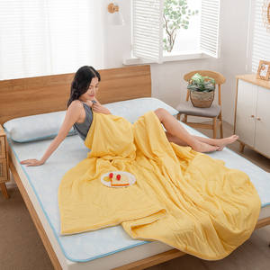 Couette d'été rafraîchissante Dohia L203*229cm en polyester, coton et fibre de bambou, pour usage domestique, lavable en machine, couleur citron clair - Product Image 2