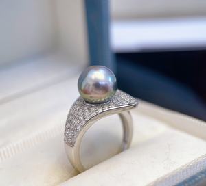 Anello di Lusso in Argento 925 con Perla Nera di Tahiti Geometrica Certificata di Terze Parti, Gioiello Elegante da Donna - Product Image 2