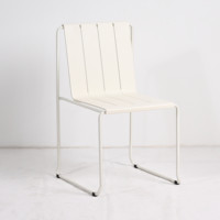 Chaise de patio en polypropylène résistant aux intempéries, cadre en acier thermolaqué par électrophorèse résistant aux UV, chaise de café extérieure commerciale
