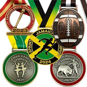 Fabricant de badges en alliage de zinc métallique 3D en relief plaqué or avec logo et design personnalisés - Cadeaux promotionnels anciens/modernes - Product Image 1