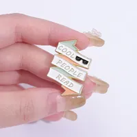 Broches en émail de graduation, broches métalliques, badges personnalisés « J'aime lire des livres », accessoires de dessin animé pour vêtements, sacs à dos et amis