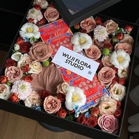 Openbaar venster vierkante transparante grote hartvormige bloemstukken cadeaudoos met doe-het-zelf verpakking voor verse bloemen fruitboeket
