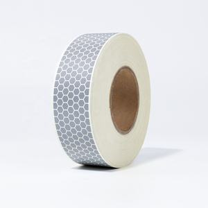 Ruban réfléchissant en <span class=keywords><strong>tissu</strong></span> <span class=keywords><strong>nid</strong></span> <span class=keywords><strong>d</strong></span>'<span class=keywords><strong>abeille</strong></span> vert fluo qui brille dans le noir, à coudre sur les vêtements - Product Image 1