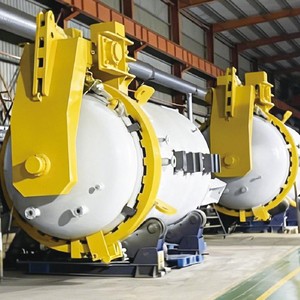 Autoclave composite entièrement automatique pour pièces automobiles, comme les capots, contrôlé par ordinateur, autoclave composite industriel - Product Image 2