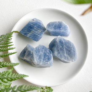 Vente en gros de pierres brutes de calcite bleue naturelle, cristal de guérison pour le Feng Shui et la décoration intérieure - Product Image 2