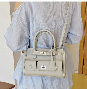 中国供应商2025女包中国网上市场女士时尚手提袋W多口袋女包热卖 - Product Image 5