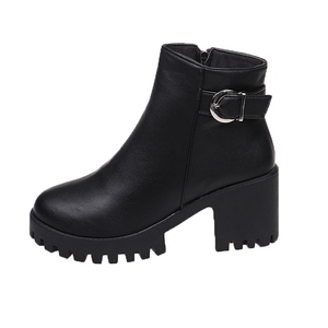Bottes à talon carré en similicuir noir pour <span class=keywords><strong>femme</strong></span>, vente en gros d'usine - Semelle plateforme avec fermeture éclair latérale en métal - Product Image 5