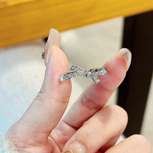 Anillo de Plata de Ley S925 de Lujo con Diamantes Completos y Lazo de Cinta, Anillo de Moda Exquisito para una Mujer con Estilo - Product Image 1