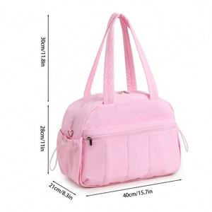 Sac de sport en nylon matelassé de grande capacité pour femmes fermeture à glissière à la mode étanche voyage nuit sac polochon personnalisé - Product Image 5