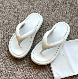 Sandalias minimalistas de plataforma con suela de piel de oveja italiana y suela blanda, que añaden altura para un estilo casual, estilo femenino. - Product Image 6