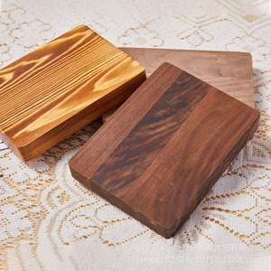 Blocs carrés en bois de noyer, pin et hêtre, matériau artisanal pour bricolage, base décorative pour sous-verre, style moderne et simple fait main - Product Image 1