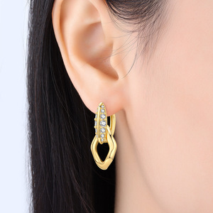 Des boucles d'oreilles en or détachables sont le cadeau idéal pour une fille, et également un choix parfait pour un anniversaire ou un cadeau d'anniversaire de naissance. - Product Image 5